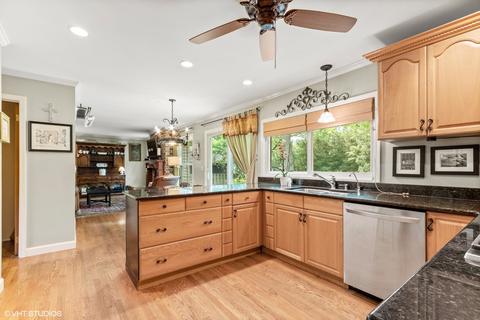 207 E Hillside Ave, Barrington, IL 60010 photo 8