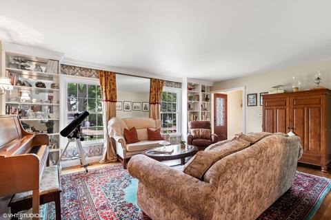 207 E Hillside Ave, Barrington, IL 60010 photo 4