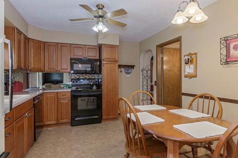 211 Riss Dr, Normal, IL 61761 photo 4