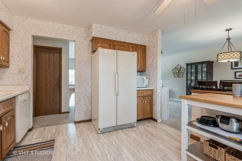5559 Maple Ln, Midlothian, IL 60445 photo 8
