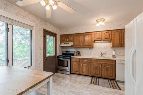 5559 Maple Ln, Midlothian, IL 60445 photo 6