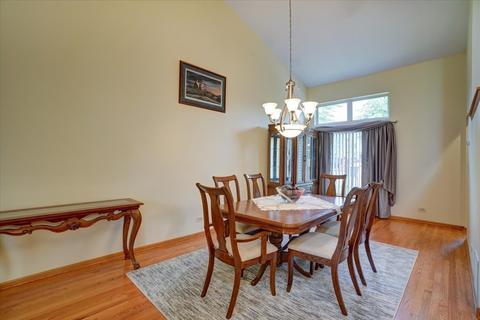349 Lincoln Dr, Bartlett, IL 60103 photo 7