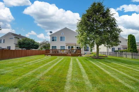 349 Lincoln Dr, Bartlett, IL 60103 photo 4