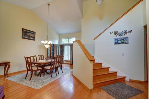 349 Lincoln Dr, Bartlett, IL 60103 photo 6