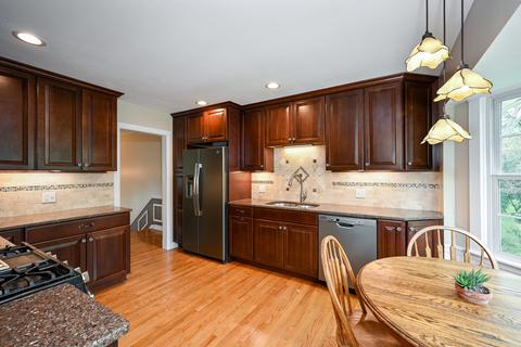 2 S655 Arrowhead Dr, Wheaton, IL 60189 photo 12