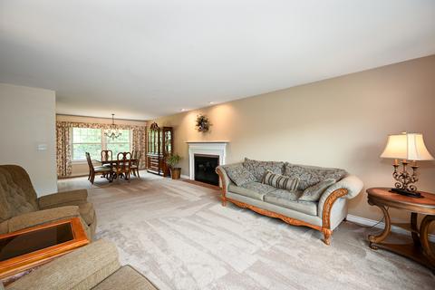2 S655 Arrowhead Dr, Wheaton, IL 60189 photo 9
