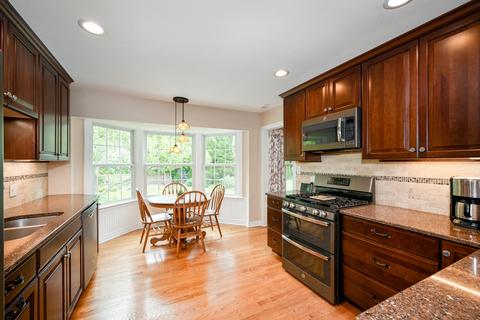 2 S655 Arrowhead Dr, Wheaton, IL 60189 photo 14