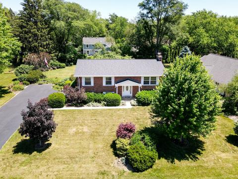 2 S655 Arrowhead Dr, Wheaton, IL 60189 photo 1