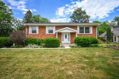 2 S655 Arrowhead Dr, Wheaton, IL 60189 photo 2