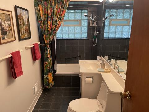 326 Crescent Dr, Glenview, IL 60025 photo 9
