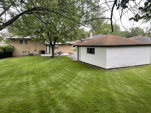 326 Crescent Dr, Glenview, IL 60025 photo 16