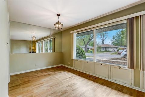 393 Meadowbrook Ln, Wheeling, IL 60090 photo 6