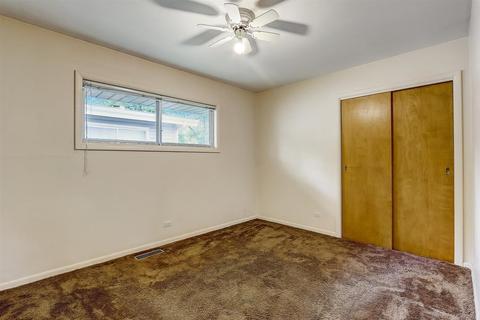 393 Meadowbrook Ln, Wheeling, IL 60090 photo 14