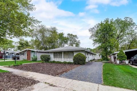393 Meadowbrook Ln, Wheeling, IL 60090 photo 1