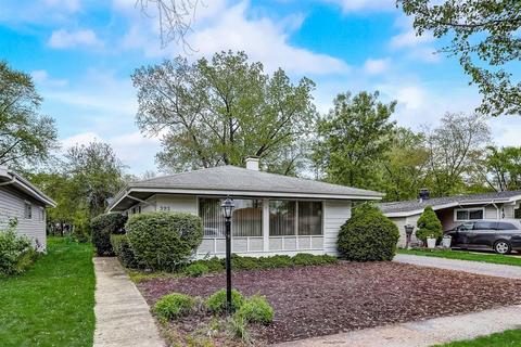 393 Meadowbrook Ln, Wheeling, IL 60090 photo 3