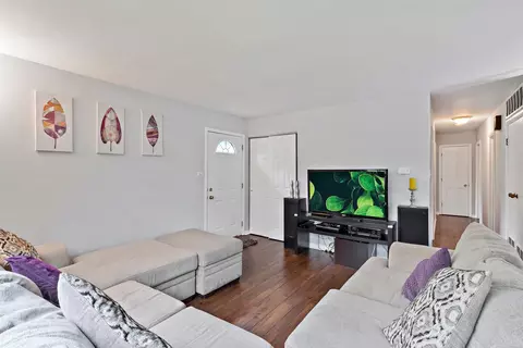 245 Washington Blvd, Hoffman Estates, IL 60169 photo 4