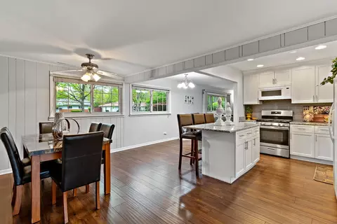 245 Washington Blvd, Hoffman Estates, IL 60169 photo 9