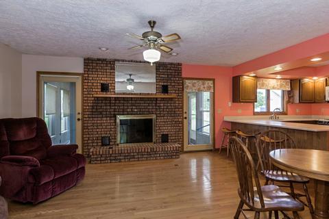 312 N Main St, Arrowsmith, IL 61722 photo 16