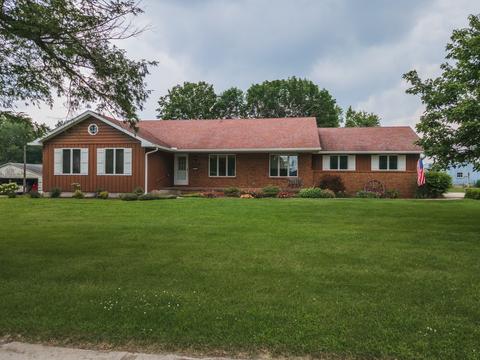 312 N Main St, Arrowsmith, IL 61722 photo 1
