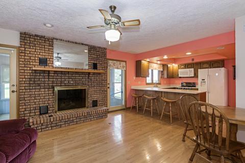 312 N Main St, Arrowsmith, IL 61722 photo 17