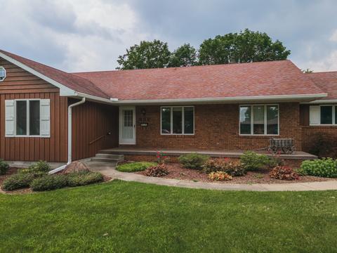 312 N Main St, Arrowsmith, IL 61722 photo 2