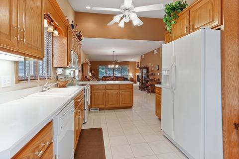 16010 Waterfront Cir, Plainfield, IL 60544 photo 10