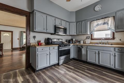 754 E Main St, Morris, IL 60450 photo 12