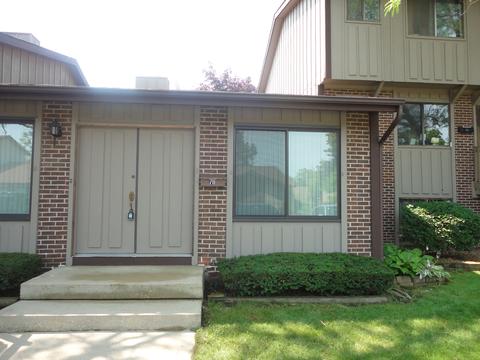 711 Circle Dr, Roselle, IL 60172 photo 1