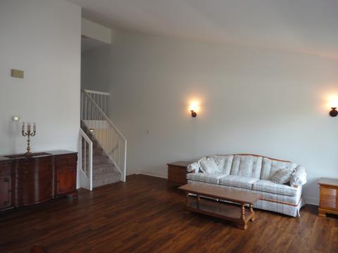 711 Circle Dr, Roselle, IL 60172 photo 4