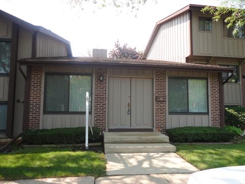 711 Circle Dr, Roselle, IL 60172 photo 2