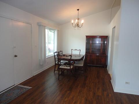 711 Circle Dr, Roselle, IL 60172 photo 5