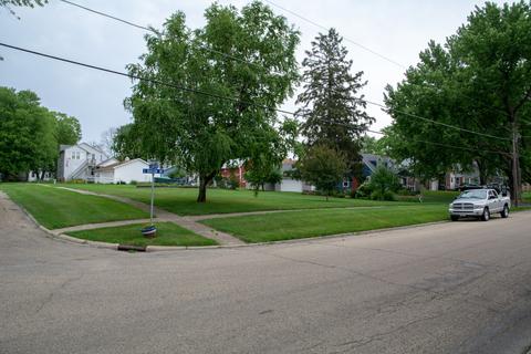 202 E Brayton Rd, Mount Morris, IL 61054 photo 1
