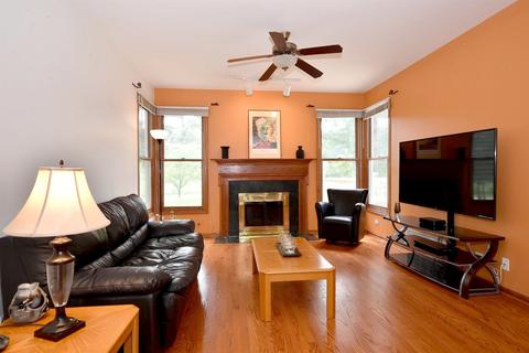 5545 Mallard Ln, Hoffman Estates, IL 60192 photo 9