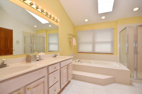 5545 Mallard Ln, Hoffman Estates, IL 60192 photo 24