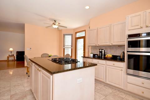 5545 Mallard Ln, Hoffman Estates, IL 60192 photo 14