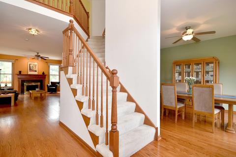 5545 Mallard Ln, Hoffman Estates, IL 60192 photo 3
