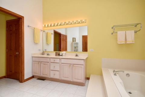 5545 Mallard Ln, Hoffman Estates, IL 60192 photo 25