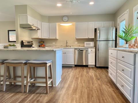 1075 Leahy Cir, Des Plaines, IL 60016 photo 5