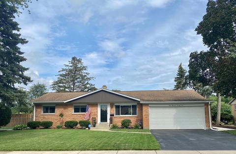 1075 Leahy Cir, Des Plaines, IL 60016 photo 1