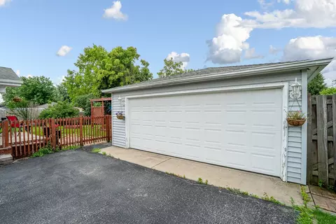 6610 Bazz Dr, Plainfield, IL 60586 photo 2