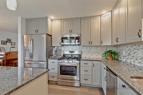 820 Hillcrest Blvd, Hoffman Estates, IL 60169 photo 8