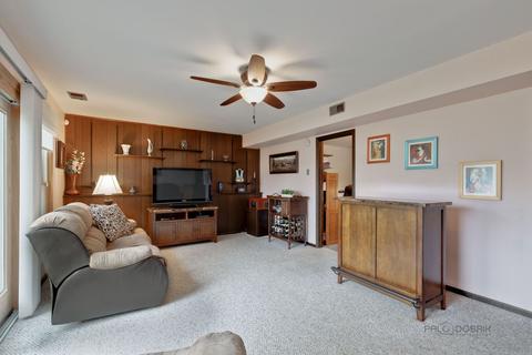 820 Hillcrest Blvd, Hoffman Estates, IL 60169 photo 15