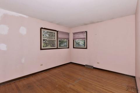 2284 Webster Ln, Des Plaines, IL 60018 photo 16