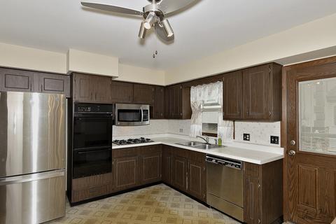 2284 Webster Ln, Des Plaines, IL 60018 photo 12