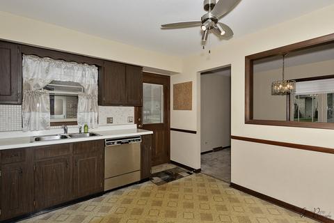 2284 Webster Ln, Des Plaines, IL 60018 photo 11