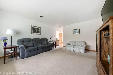 285 Washington Blvd, Hoffman Estates, IL 60169 photo 4