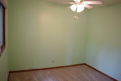580 Milan Ln, Hoffman Estates, IL 60169 photo 17