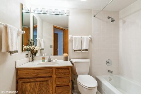 545 S River Rd #304, Des Plaines, IL 60016 photo 13