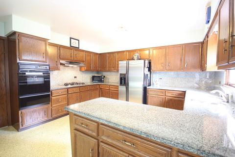 729 N 10th Ave, Addison, IL 60101 photo 5