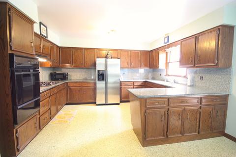 729 N 10th Ave, Addison, IL 60101 photo 2